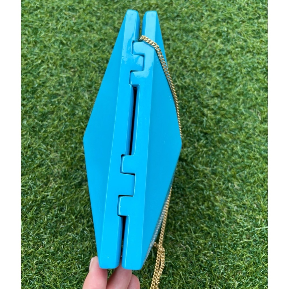 NWT elegant blue Rocio clutch, removable strap. - Picture 10 of 16